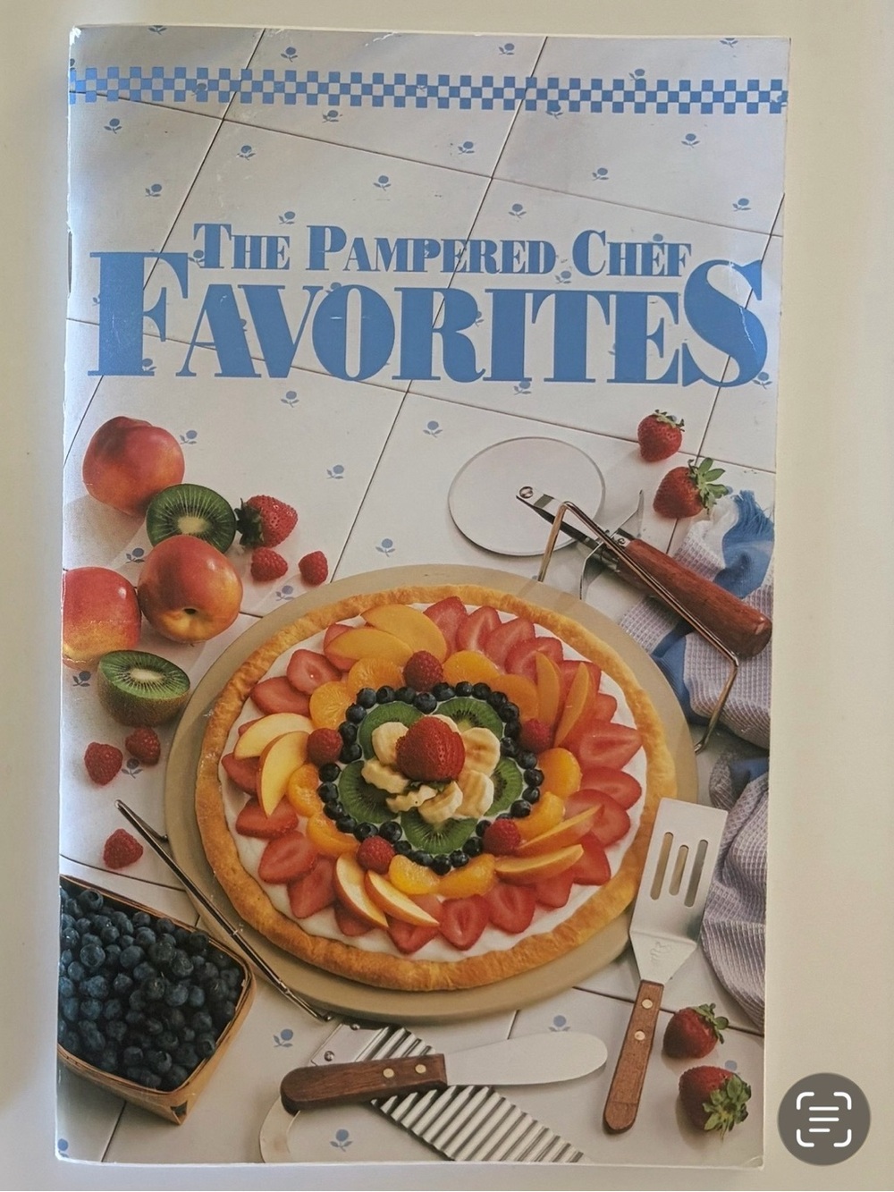 1992 The Pampered Chef Favorites cookbook, recipe book